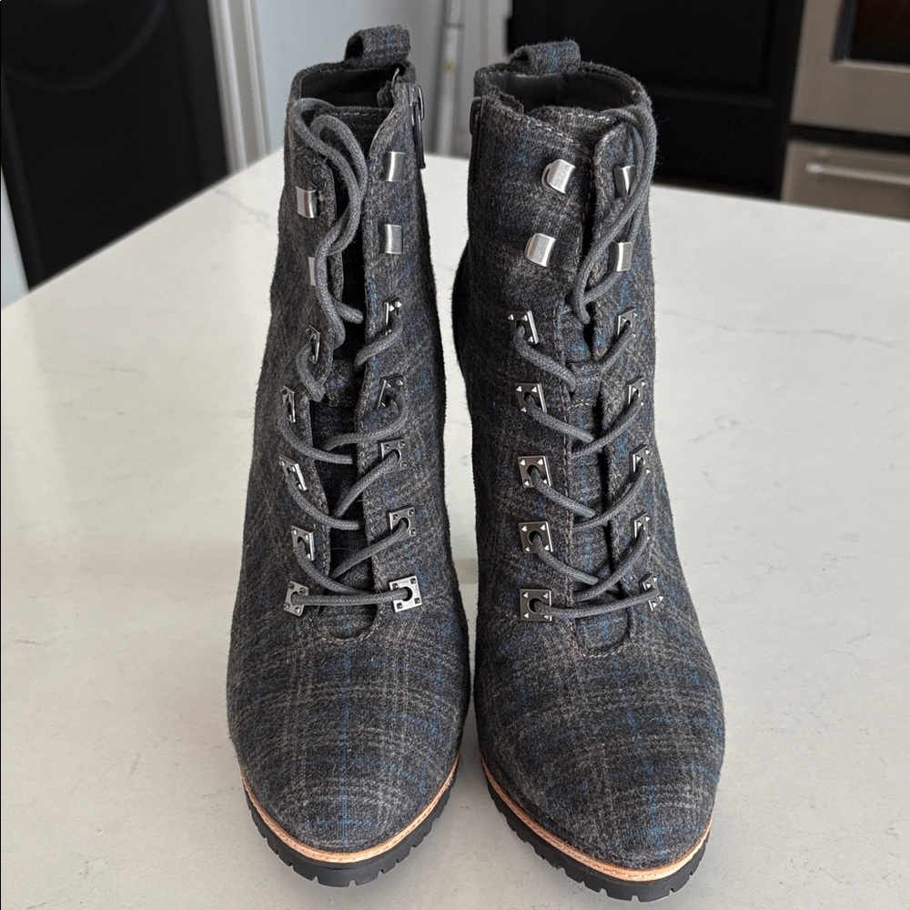 New/out Tags Gianni Bini Plaid Charcoal Lace Up Boots sz 10